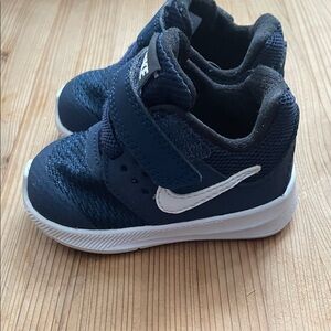 Nike Kids Navy and White Velcro Sneakers